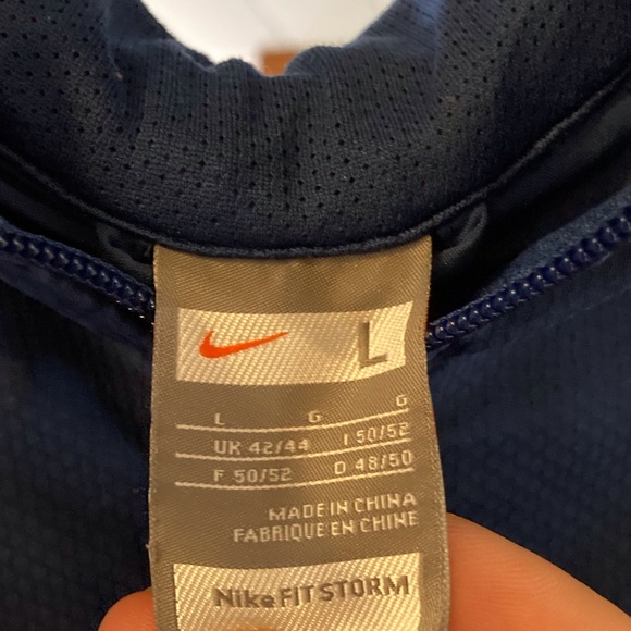 Nike Fit Windbreaker - Picture 2 of 3